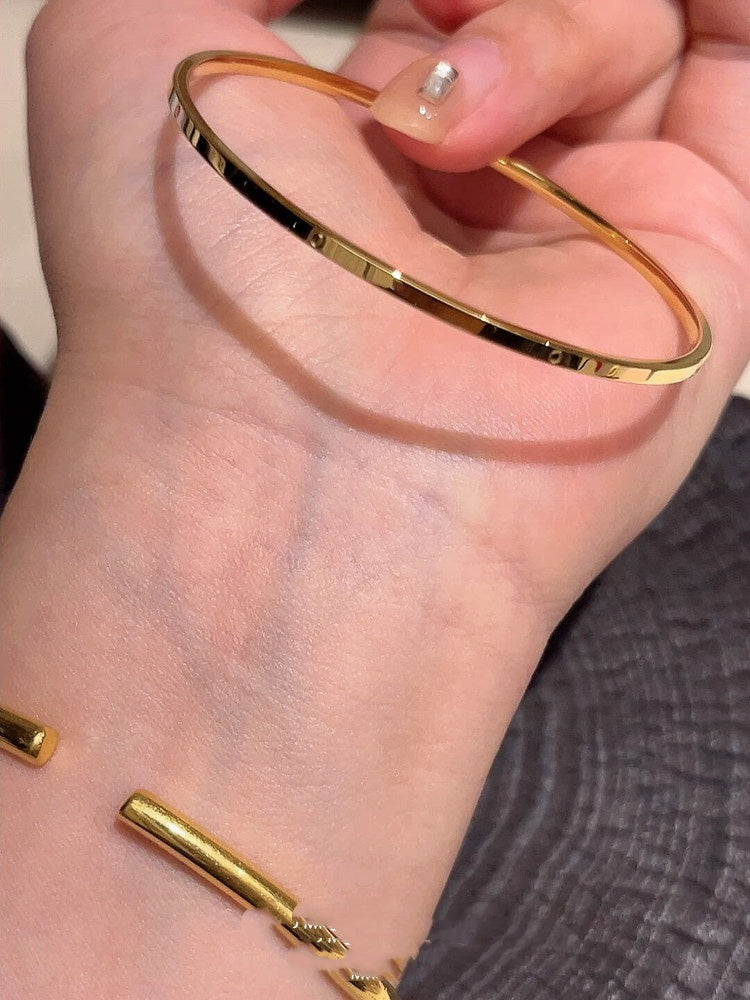 Premium Titanium Steel Bracelet - Guaranteed No Fading | Western Style Tarnish-Free Jewelry