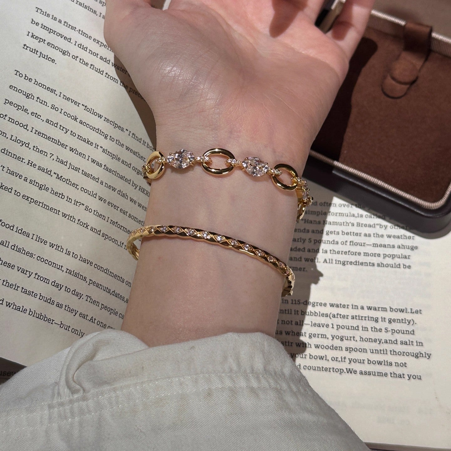 French Vintage Diamond Interlocking Bracelet – 18k White Gold Link