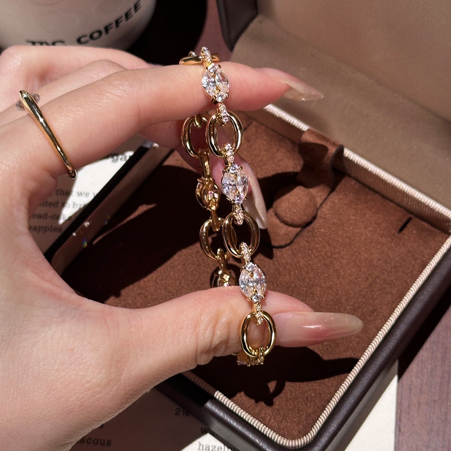 French Vintage Diamond Interlocking Bracelet – 18k White Gold Link